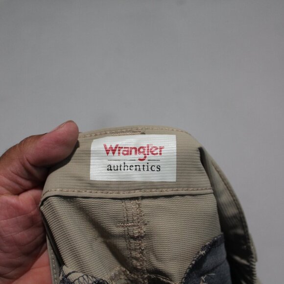 Wrangler Authentic Men Tan Hybrid Shorts Casual Size Size 40 - Picture 7 of 10